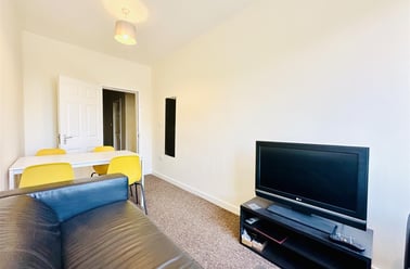 High Road, Beeston, Nottingham - Image 3